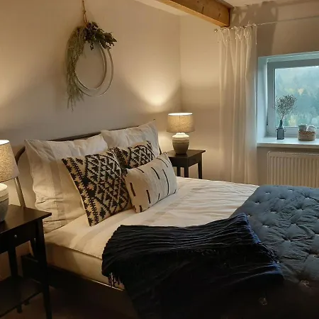 Czar-nów Czarnow (Kamienna Gora)