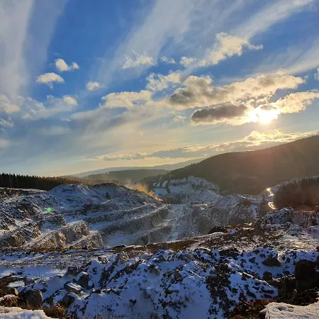 Czar-nów * Czarnow (Kamienna Gora)